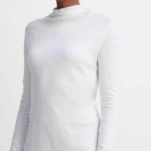 Vince  Long Sleeve Turtleneck cottton 
Style # 224127